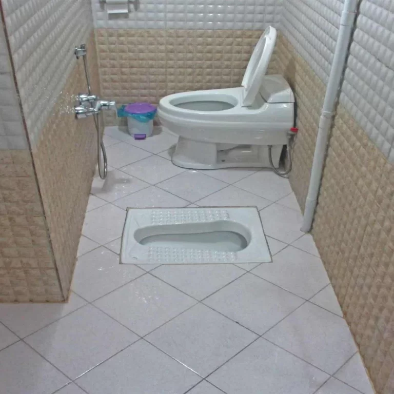 رفع گرفتگی توالت ایرانی فوری بازکردن توالت ایرانی فوری